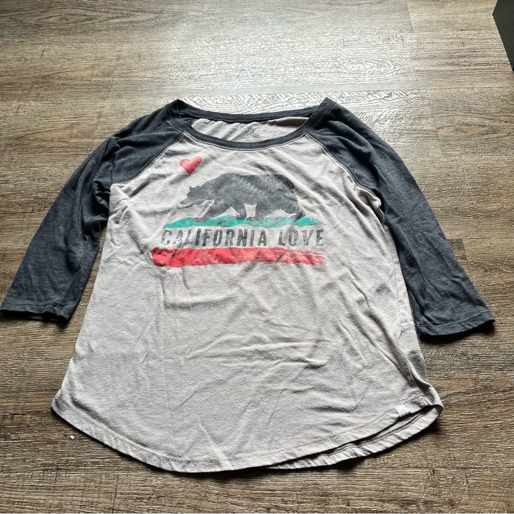 Billabong California crop t shirt